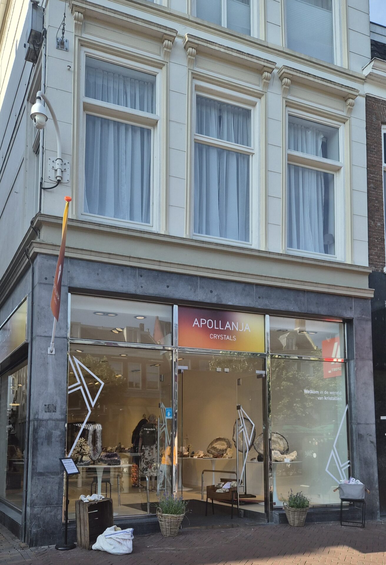 Apollanja geopend in Leeuwarden