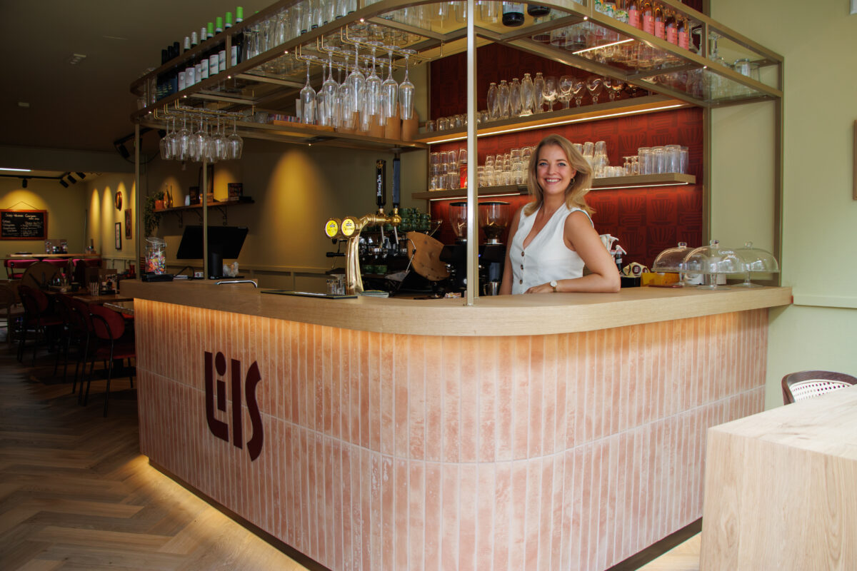 Lilian maakt horecadroom waar met eigen huiskamercafé